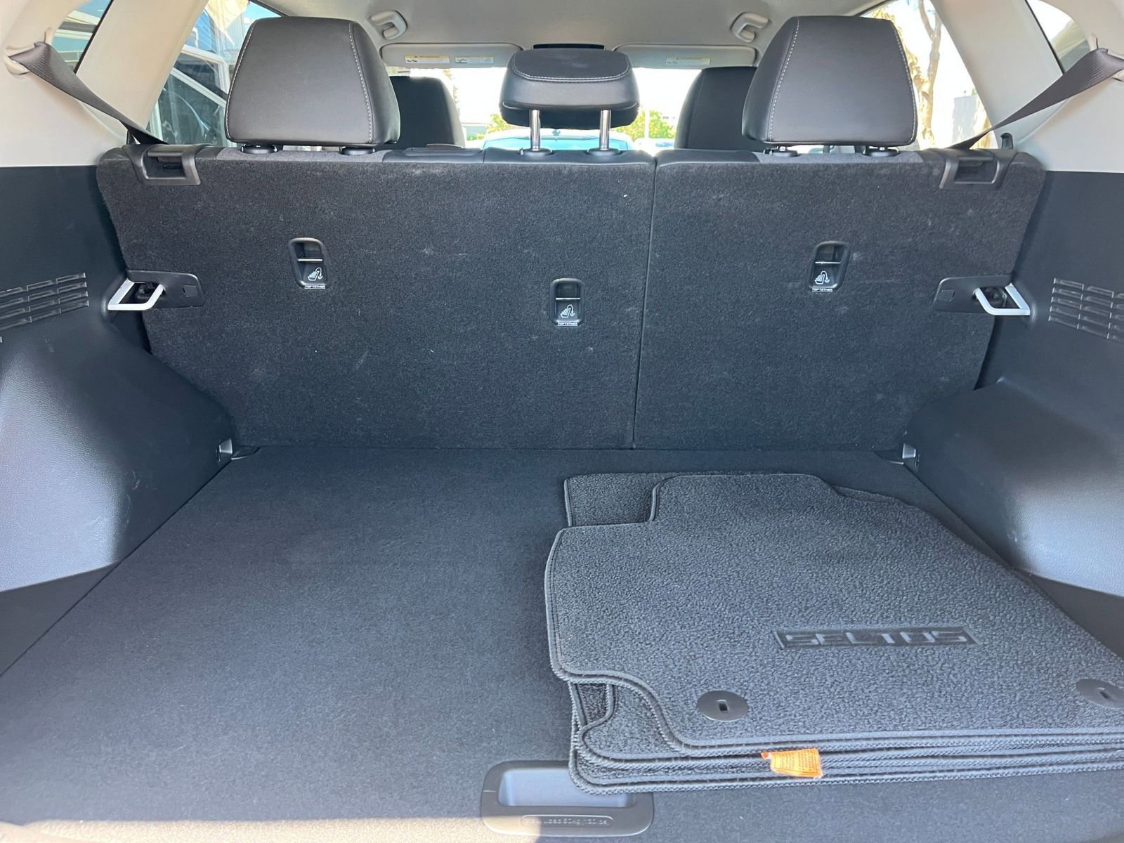 Used 2025 Kia Seltos S image 33