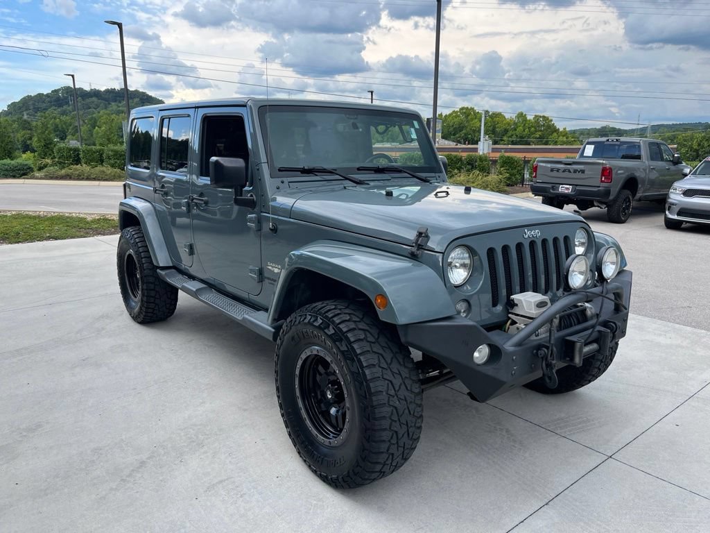 Used 2015 Jeep Wrangler Unlimited Sahara w/ Max Tow Package AWD/4WD image 28