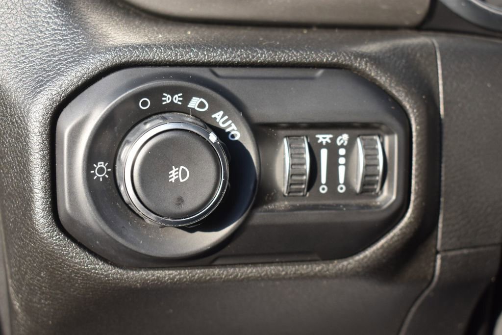 Used 2021 Jeep Wrangler Unlimited Sahara AWD/4WD image 23