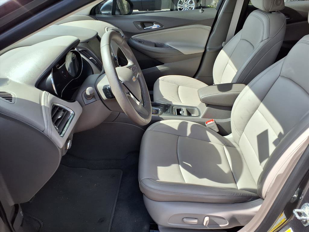 Used 2018 Chevrolet Cruze Premier image 13