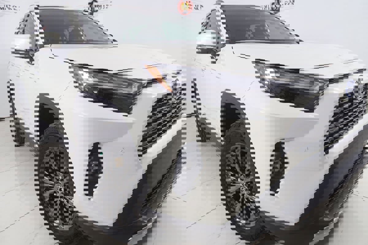 Used 2022 Toyota RAV4 Limited image 15