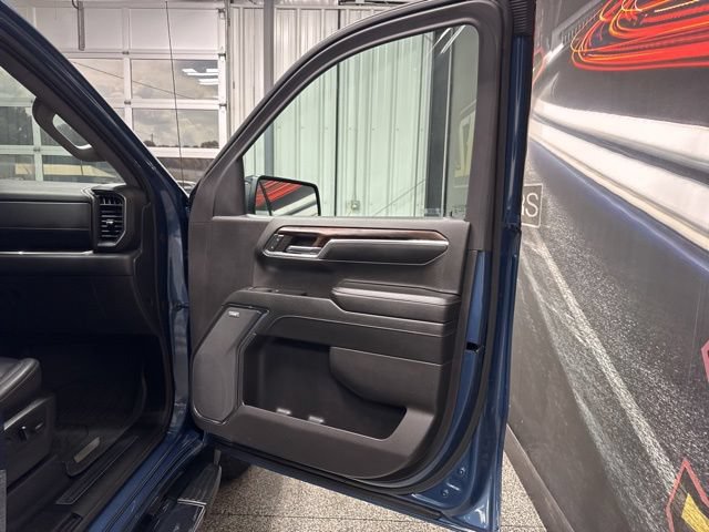 Used 2024 GMC Sierra 1500 SLT w/ SLT Premium Plus Package AWD/4WD image 28