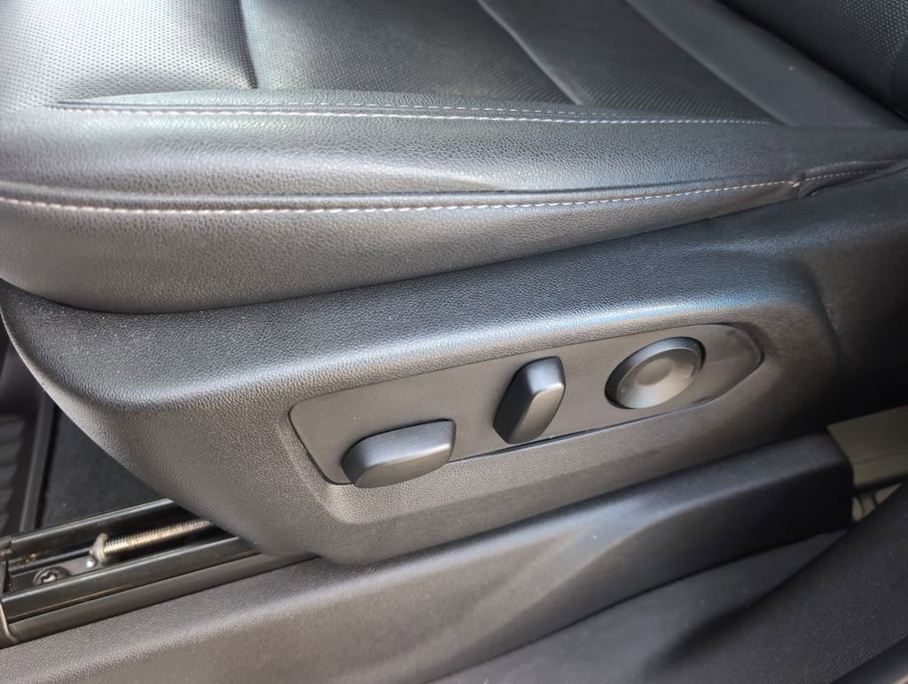 Used 2022 Chevrolet Silverado 1500 LTZ w/ LTZ Premium Package image 16