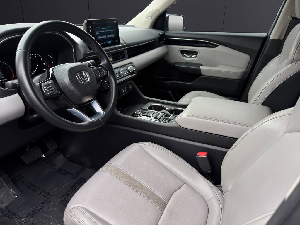 Used 2025 Honda Pilot Touring image 12