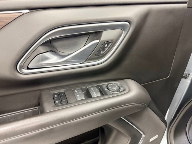 Used 2022 Chevrolet Suburban LT AWD/4WD image 24