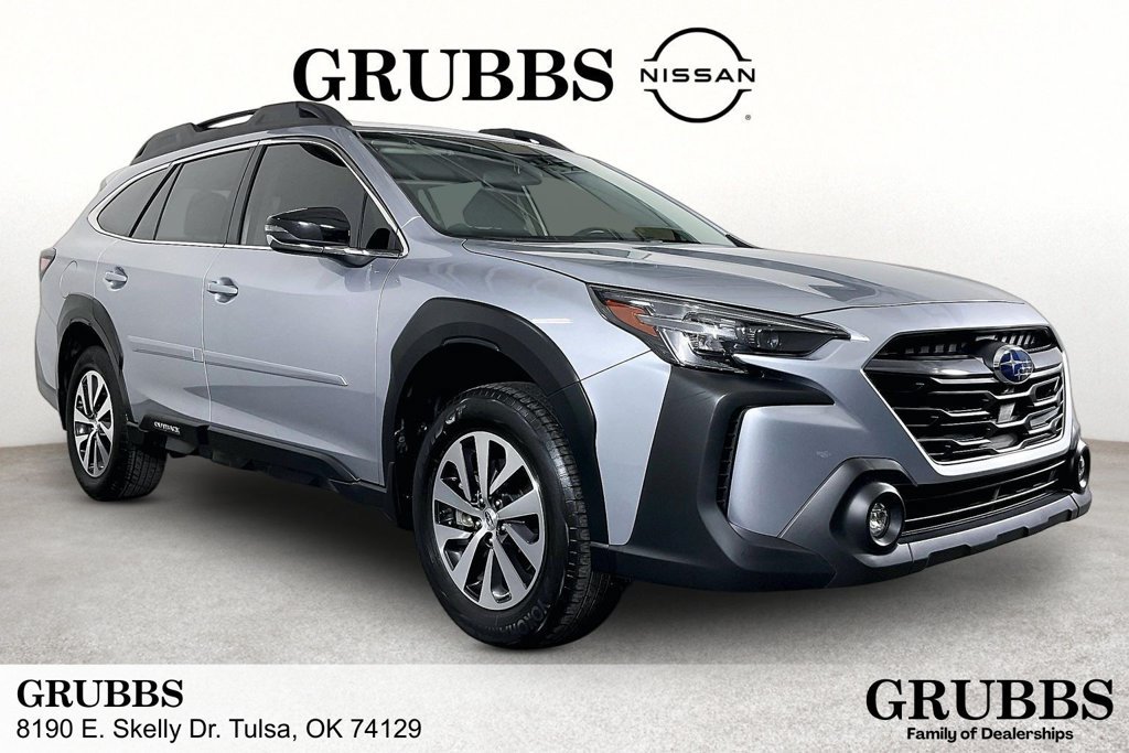 Used 2025 Subaru Outback Premium AWD/4WD image 1