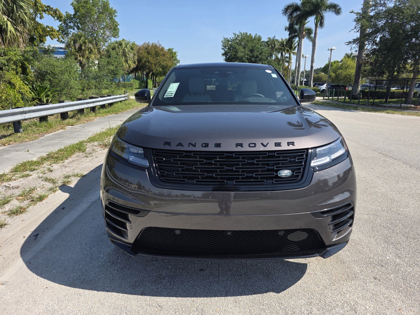 New 2026 Land Rover Range Rover Velar Dynamic SE AWD/4WD image 8