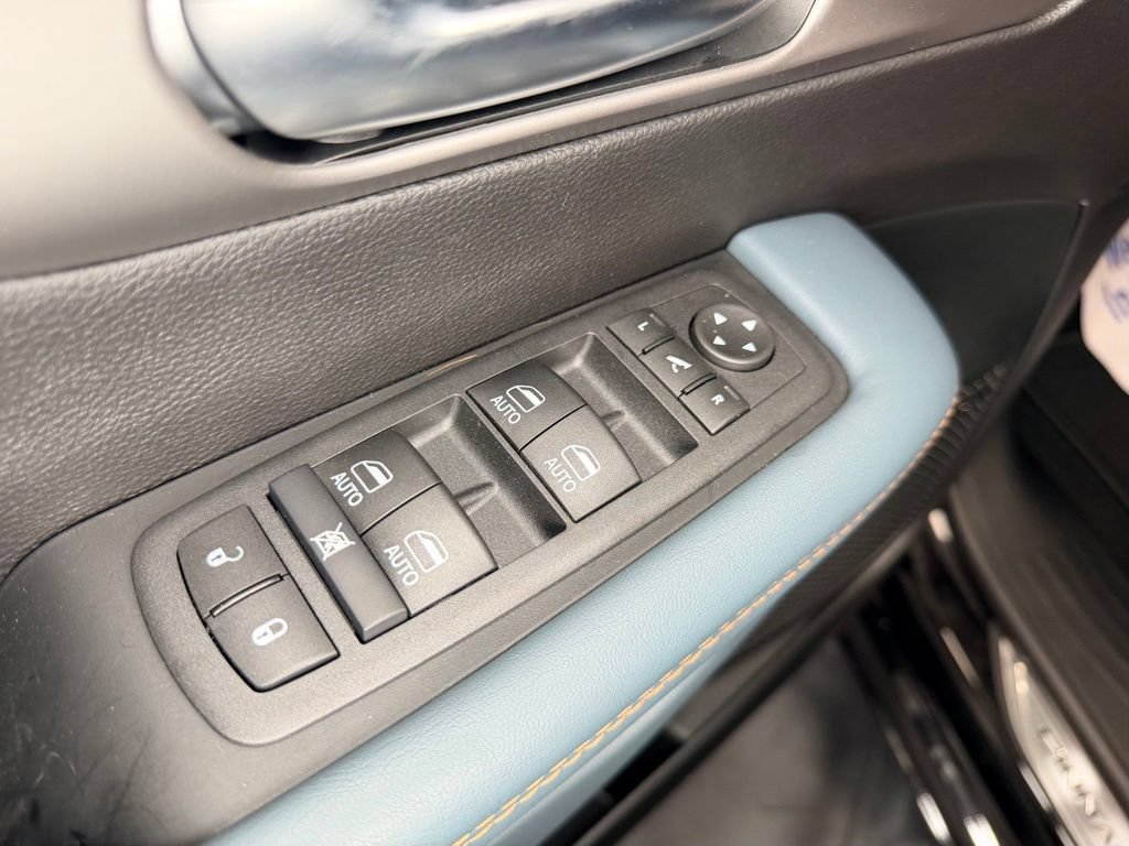 New 2027 Chrysler Pacifica Pinnacle AWD/4WD image 22