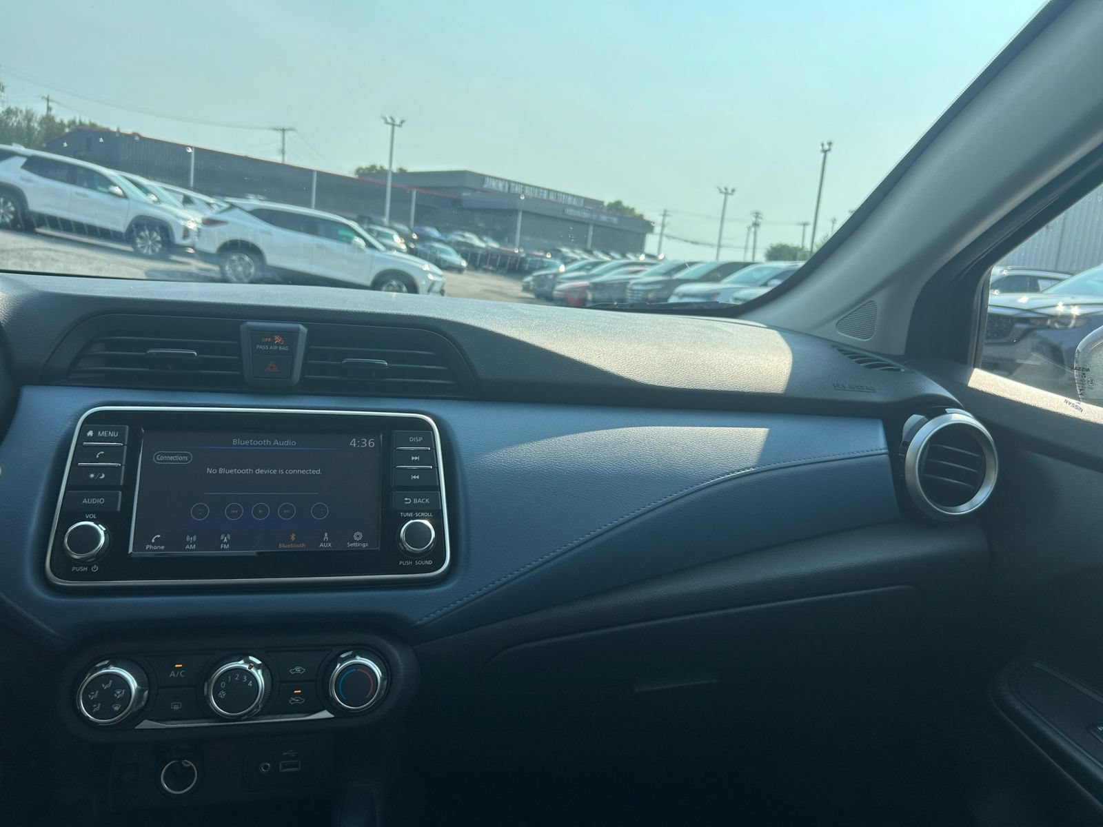 Used 2025 Nissan Versa SV FWD image 30