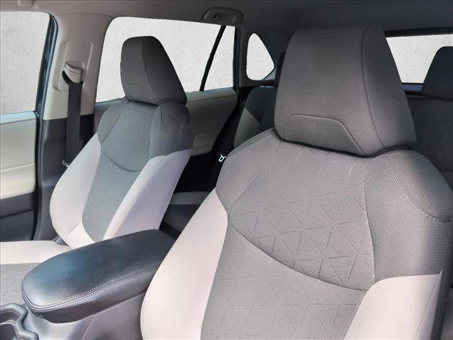Used 2021 Toyota RAV4 XLE AWD/4WD image 12