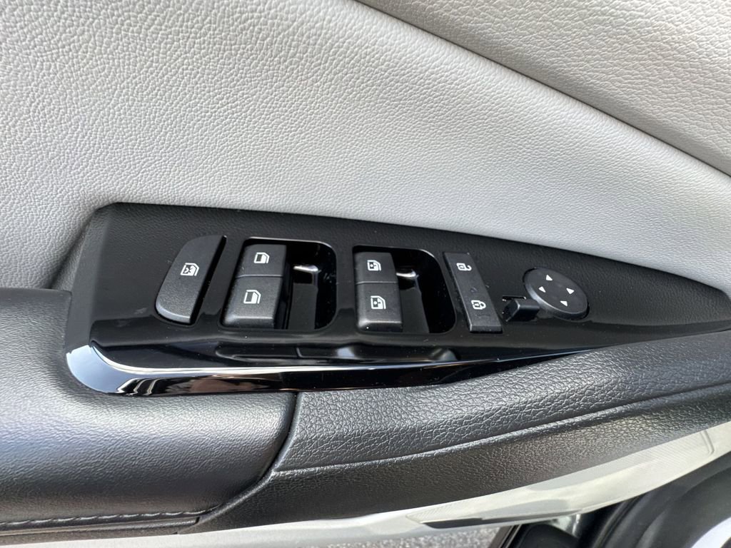 Used 2023 Kia Sportage EX image 5