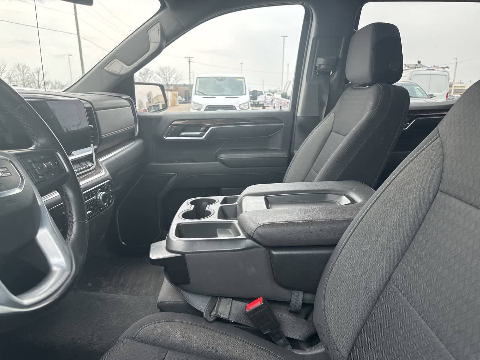 Used 2023 GMC Sierra 1500 SLE w/ Enhanced Capability Package AWD/4WD image 28