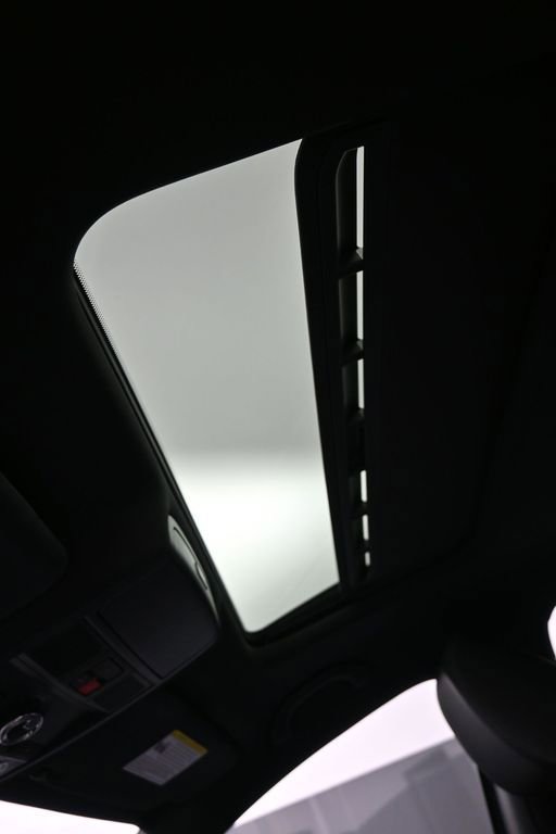 Used 2021 Volkswagen Passat 2.0T R-Line image 18