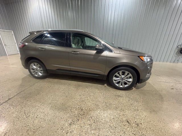 Used 2019 Ford Edge Titanium w/ Cold Weather Package image 8