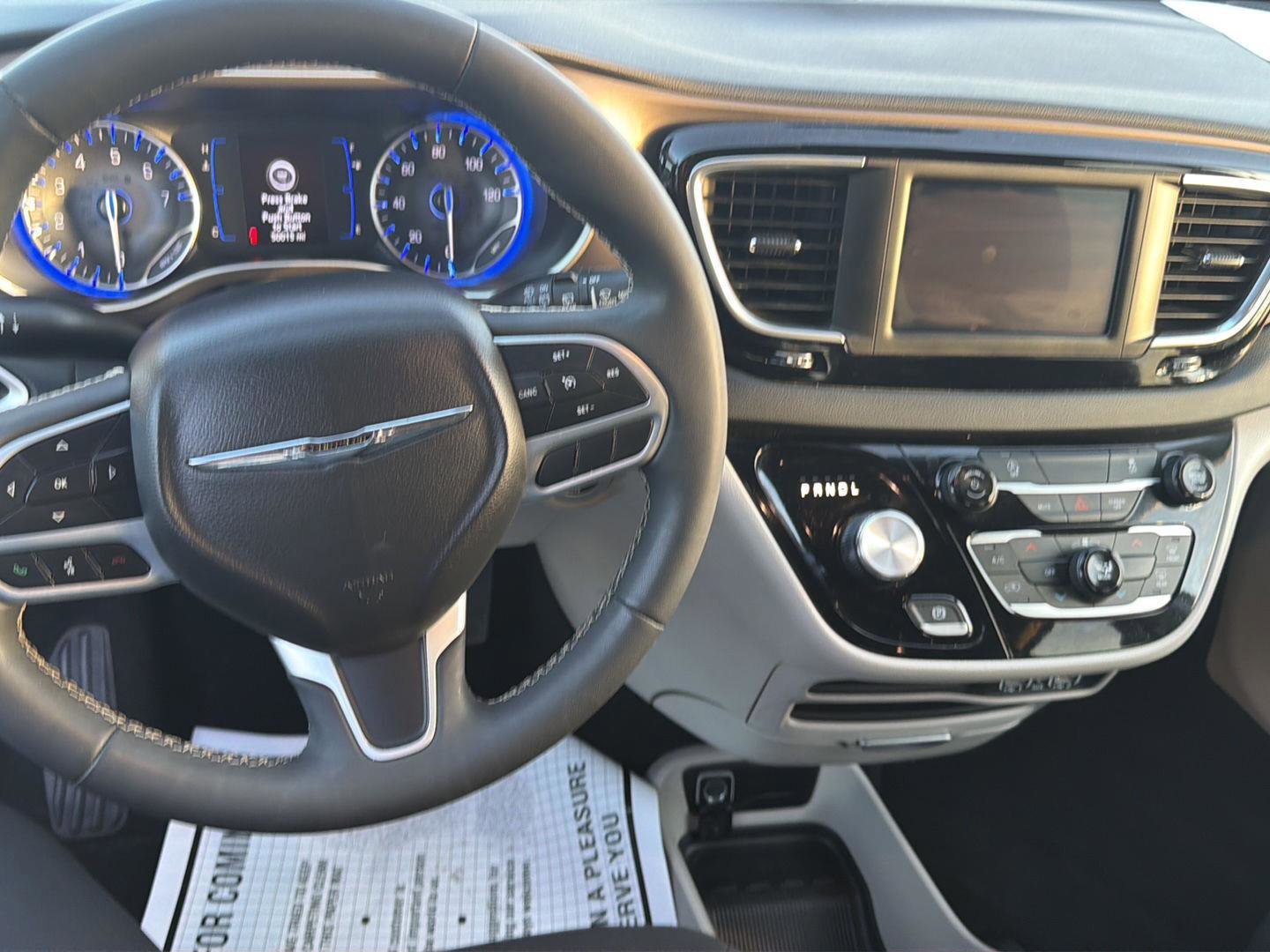 Used 2023 Chrysler Voyager LX FWD image 7