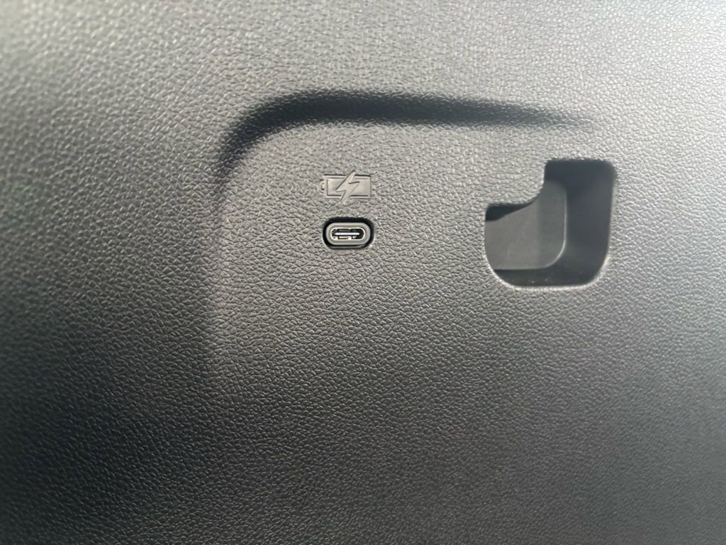 Used 2024 Chevrolet Traverse RS w/ LPO, Floor Liner Package image 27