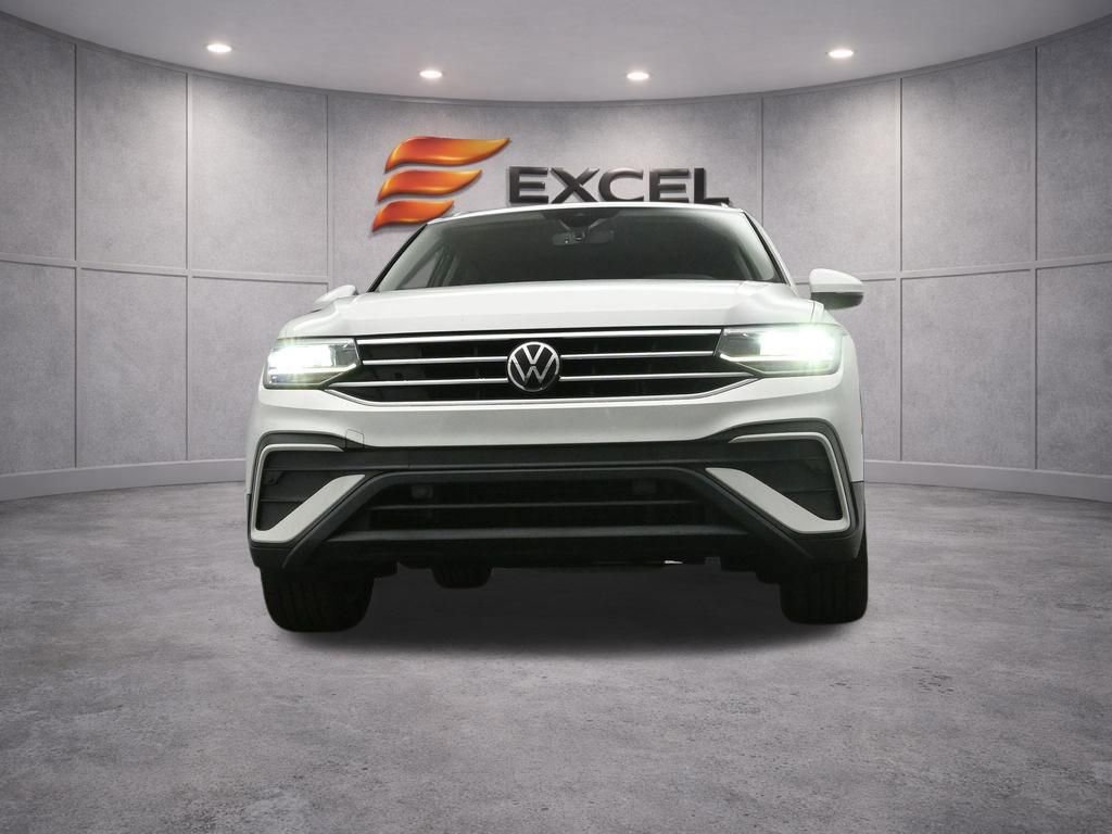 Used 2022 Volkswagen Tiguan SE w/ Panoramic Sunroof Package FWD image 41