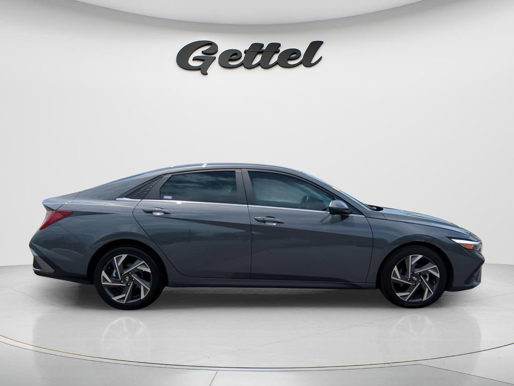 Used 2021 Hyundai Elantra SEL FWD image 5