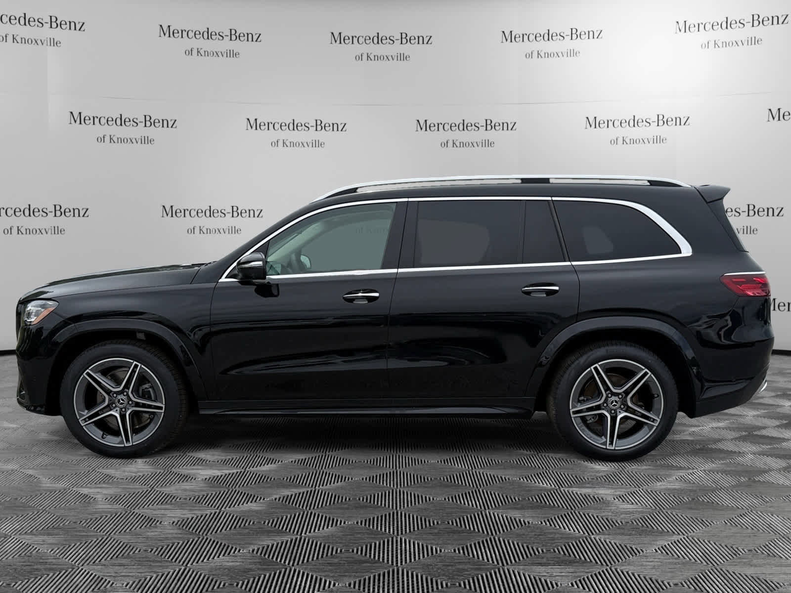 New 2025 Mercedes-Benz GLS 450 4MATIC image 2