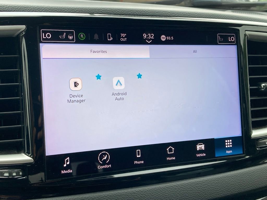 Used 2023 Chrysler Pacifica Touring-L image 23