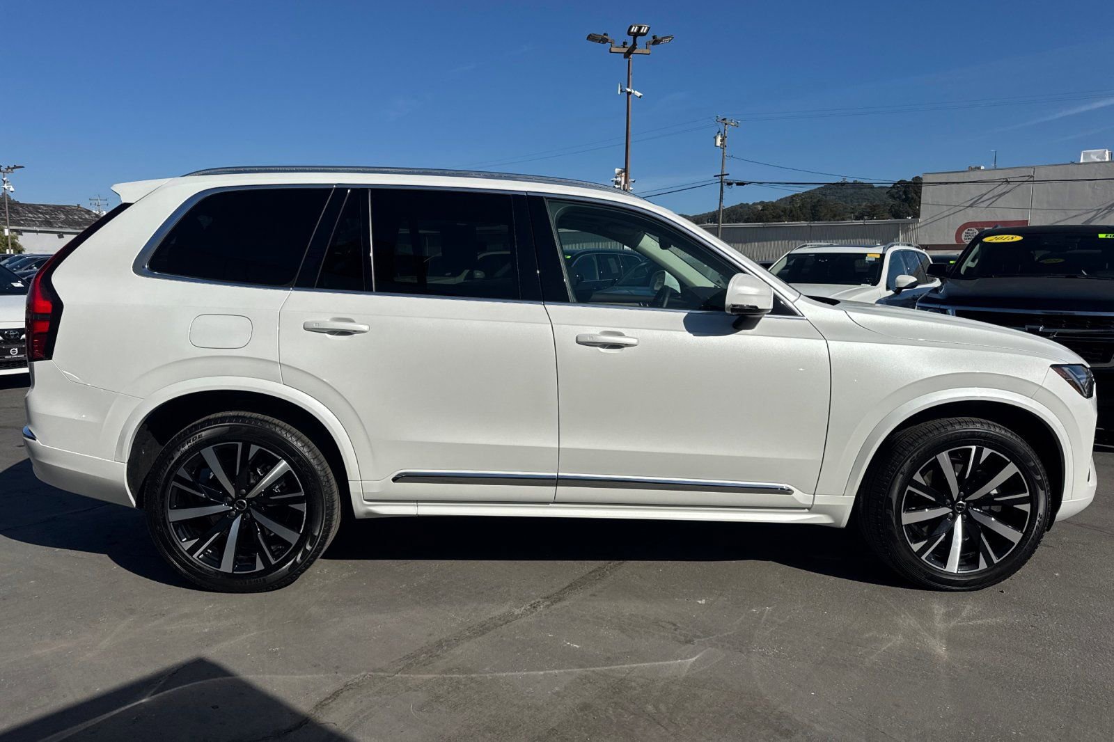 Certified 2025 Volvo XC90 B6 Core w/ Climate Package image 8