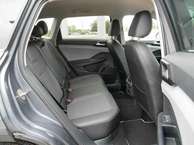 Certified 2023 Volkswagen Taos SE w/ Black Wheel Package AWD/4WD image 19
