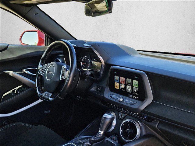 Used 2017 Chevrolet Camaro LT w/ Technology Package RWD image 9
