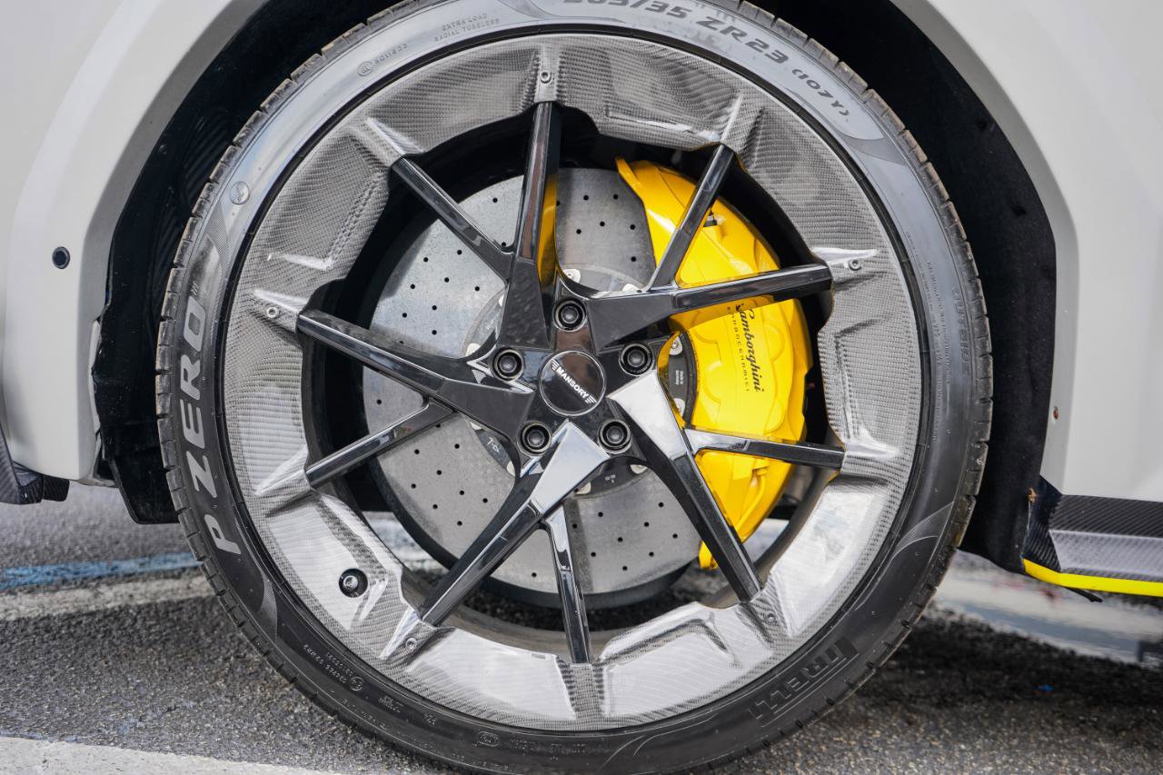 Used 2021 Lamborghini Urus S image 7