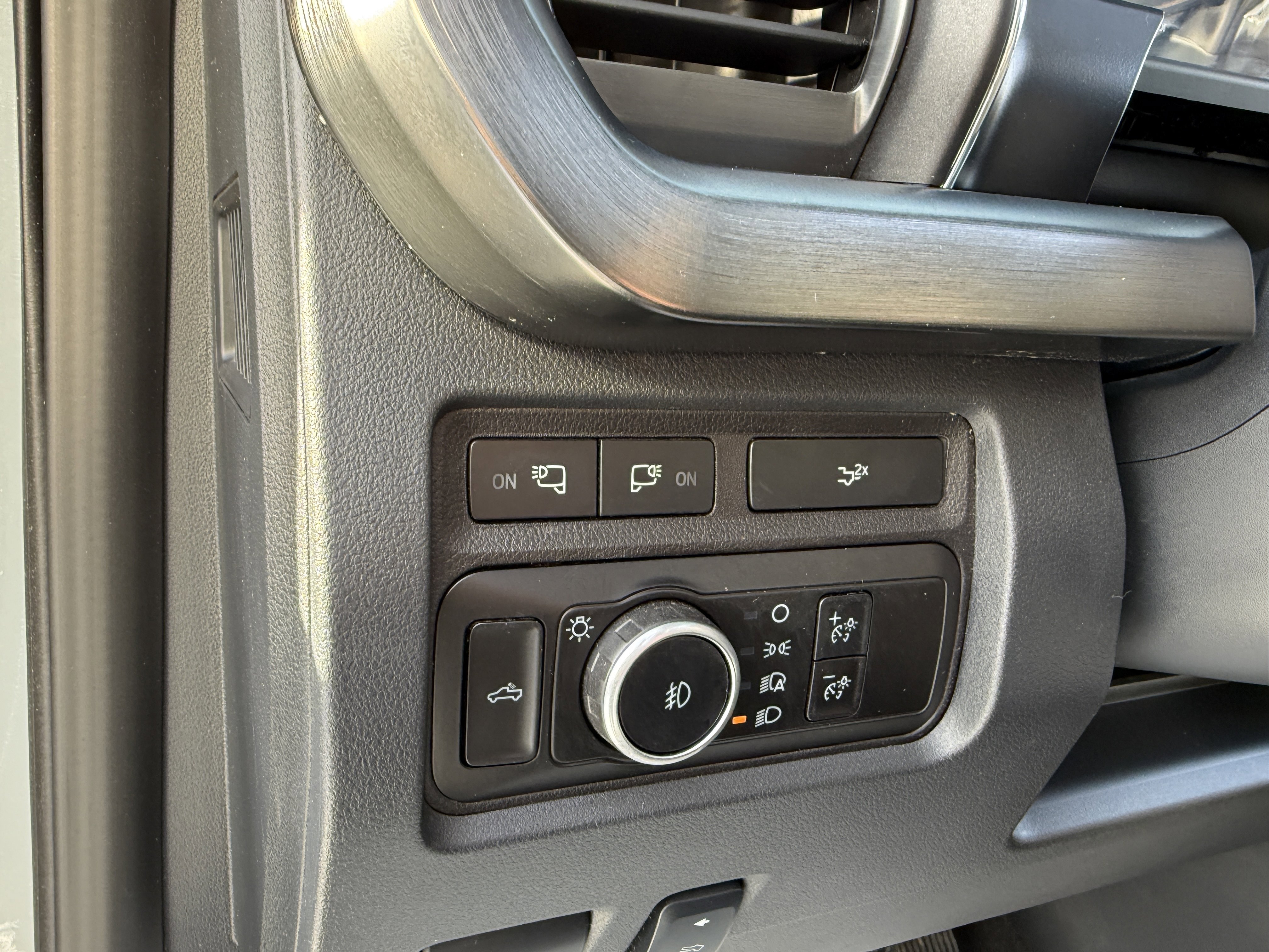 Used 2024 Ford F250 Lariat w/ Black Appearance Package image 31