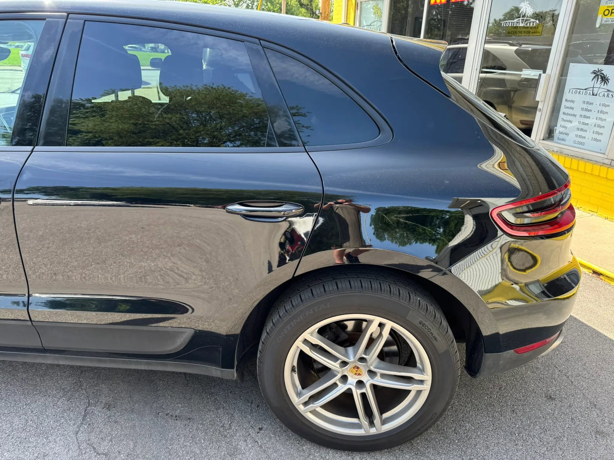 Used 2018 Porsche Macan Sport Edition AWD/4WD image 5