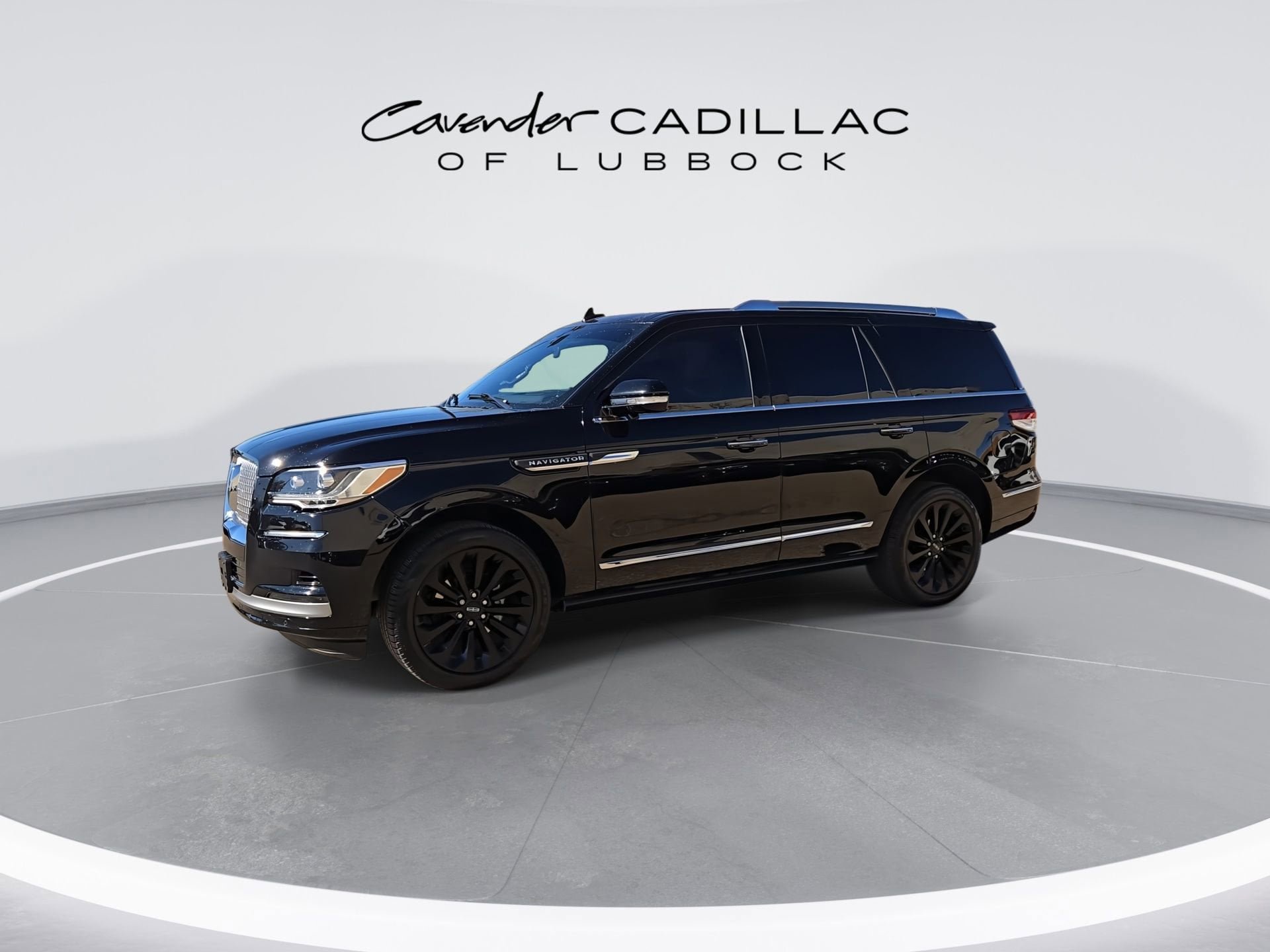 Used 2023 Lincoln Navigator Reserve image 4