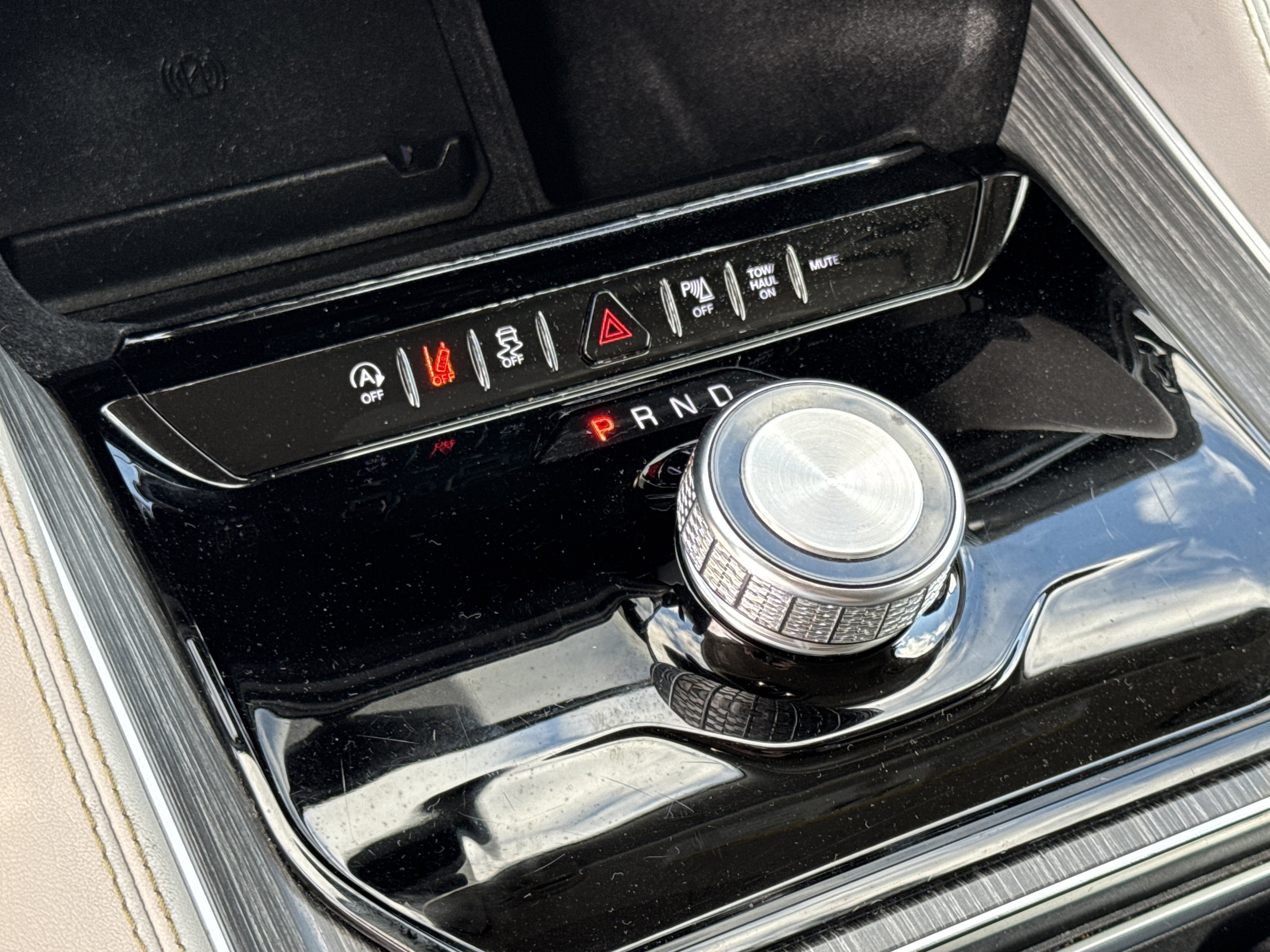 Used 2024 Jeep Wagoneer Series II w/ Flexible Seating Group image 35