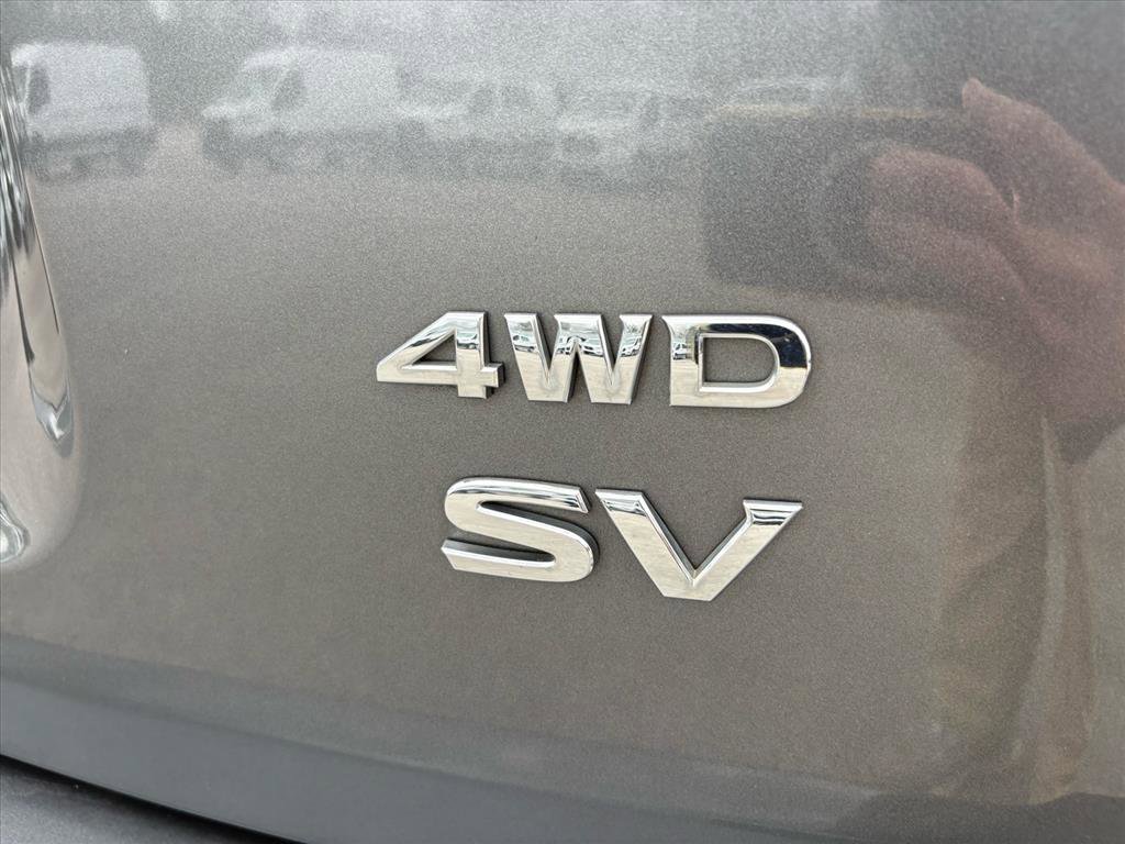 Used 2018 Nissan Pathfinder SV image 10