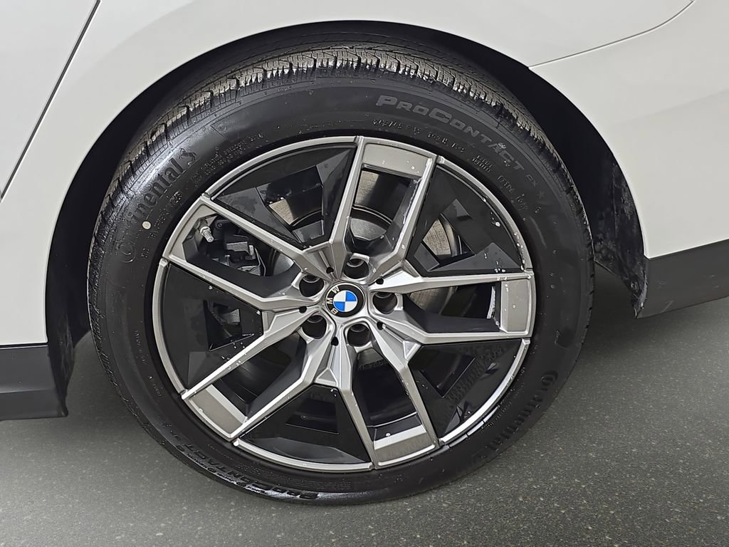 Used 2026 BMW 530i xDrive w/ Premium Package image 38