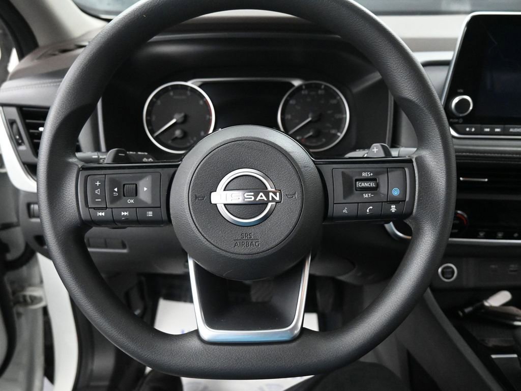 Used 2023 Nissan Rogue SV image 31