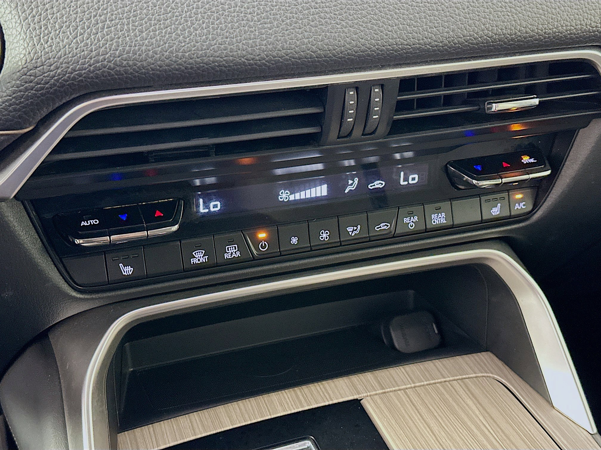 Used 2024 MAZDA CX-90 3.3 Turbo w/ Preferred Plus image 24