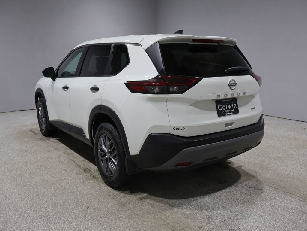 Used 2022 Nissan Rogue S image 5