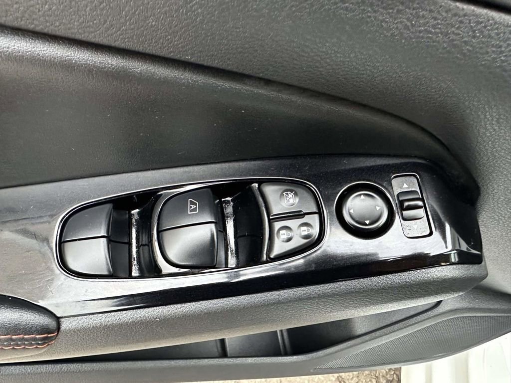 Used 2025 Nissan Altima 2.5 SR AWD/4WD image 18