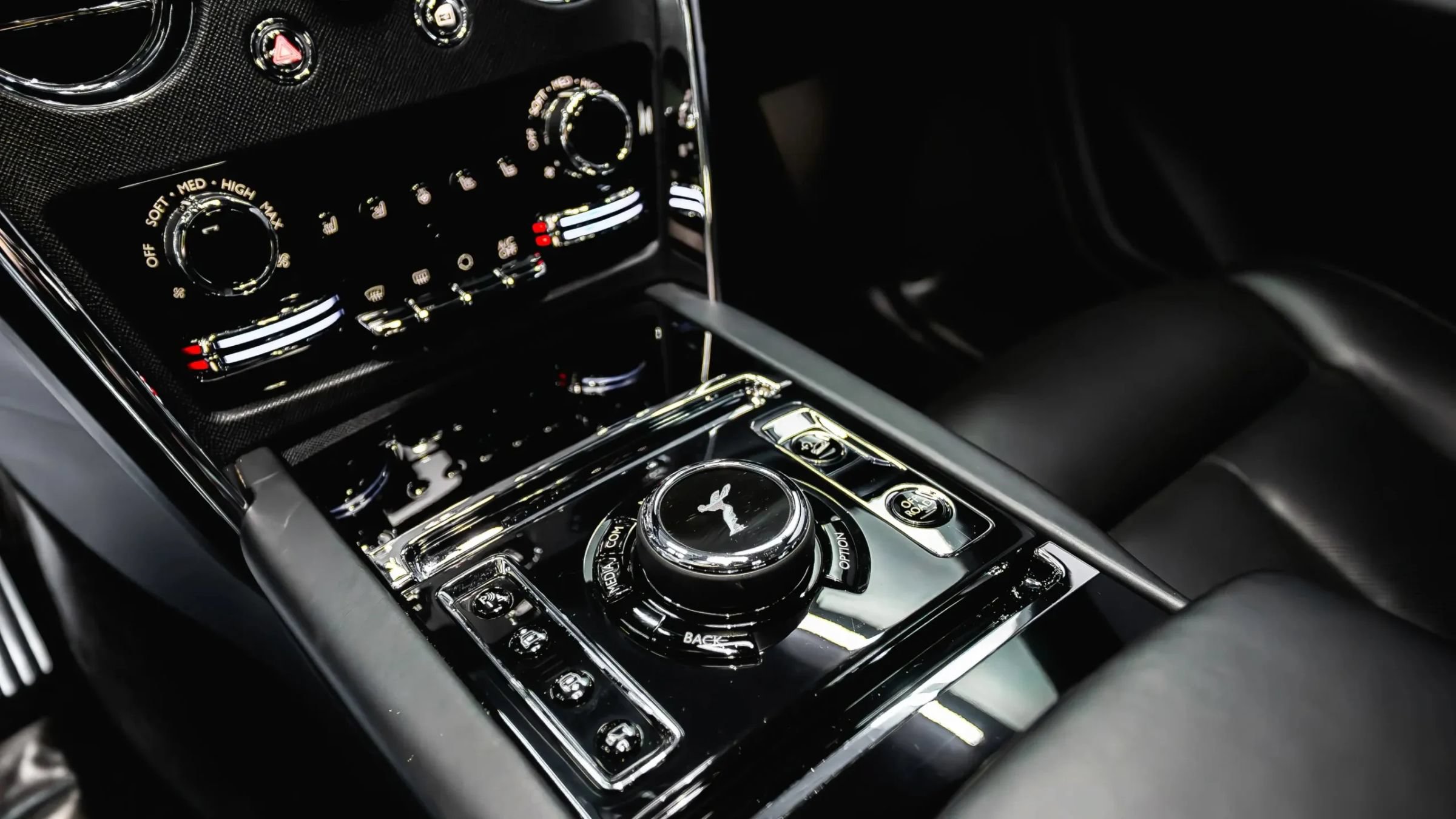 Used 2021 Rolls-Royce Cullinan AWD/4WD image 34