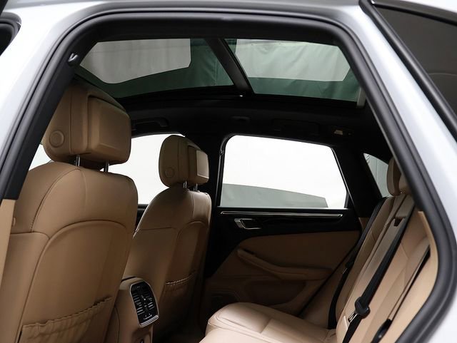 Used 2022 Porsche Macan S AWD/4WD image 13
