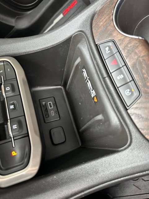 Used 2021 GMC Acadia Denali w/ Denali Ultimate Package AWD/4WD image 40