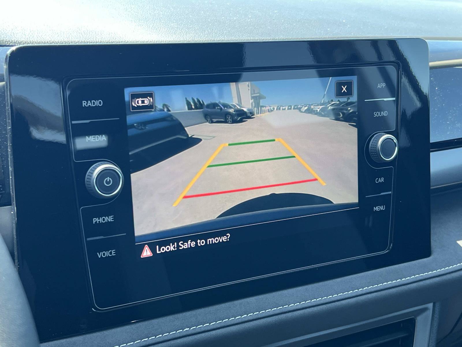 New 2026 Volkswagen Taos SE FWD image 15