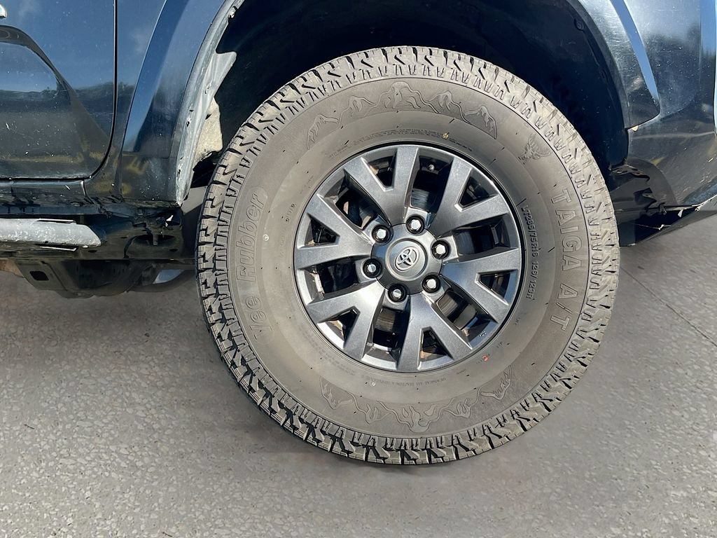 Used 2022 Toyota Tacoma SR5 w/ Technology Package AWD/4WD image 27