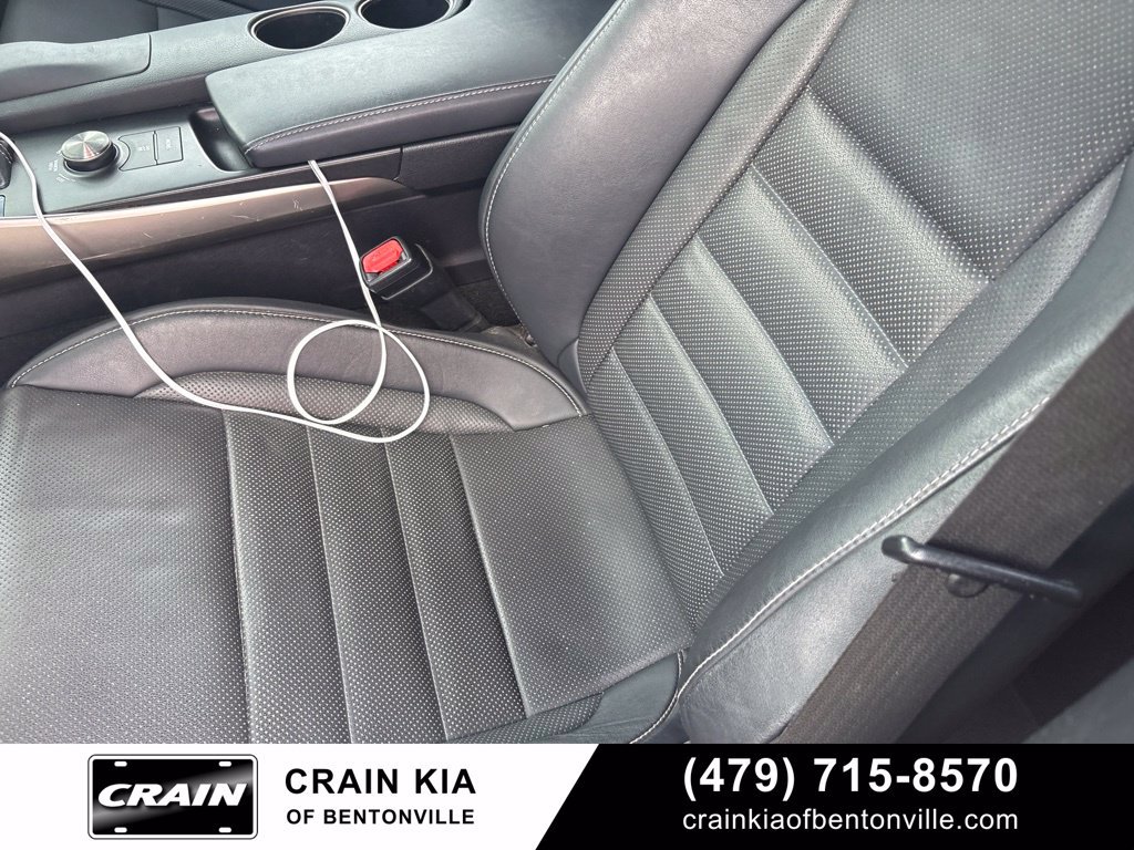Used 2016 Lexus IS 200t RWD image 16