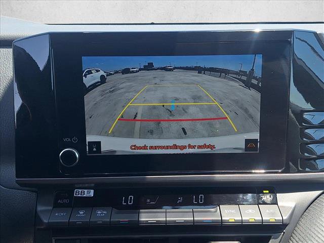 Used 2025 Toyota Camry SE FWD image 13