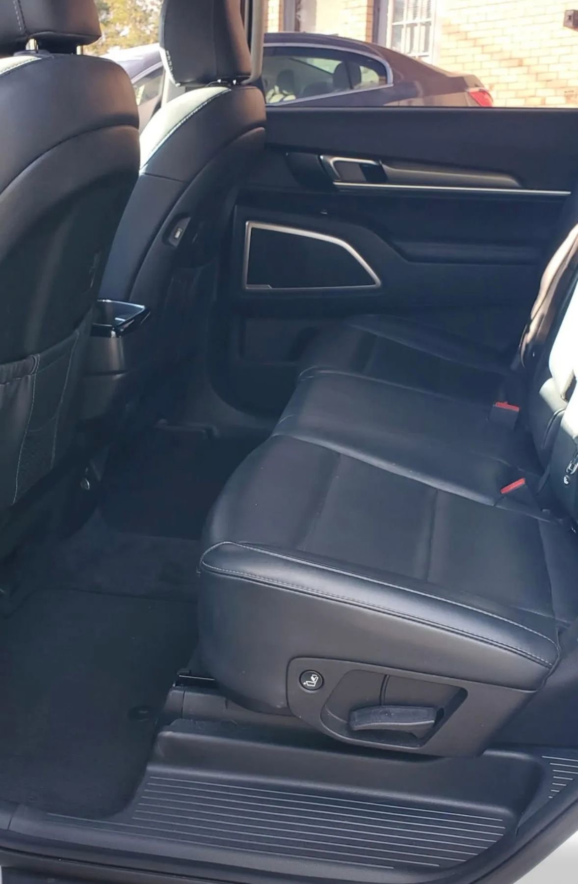 Used 2020 Kia Telluride S w/ S 8 Passenger Seating Package image 9