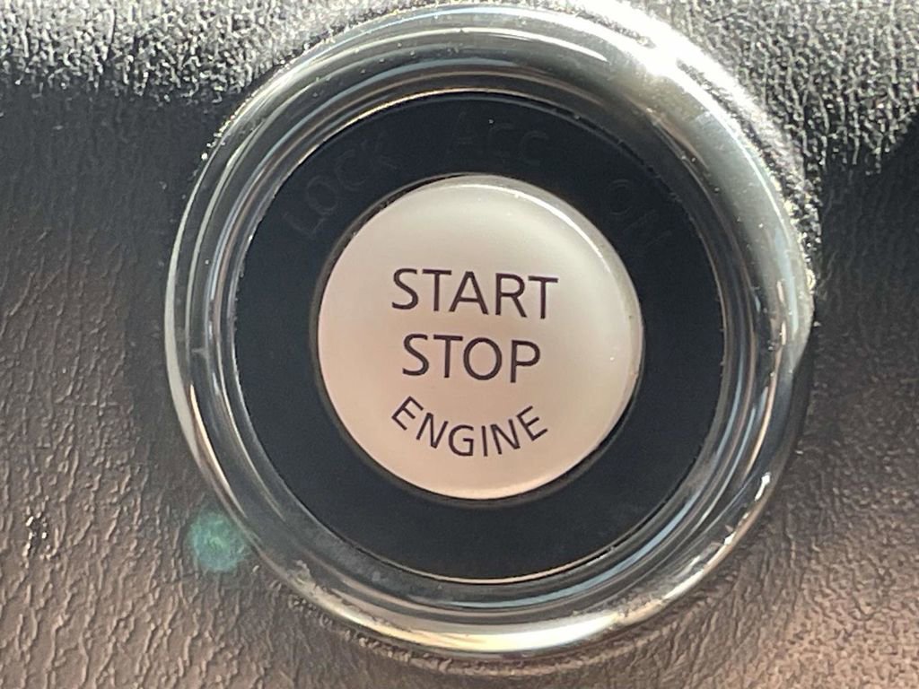 Used 2020 Nissan Armada SL w/ Premium Package AWD/4WD image 25