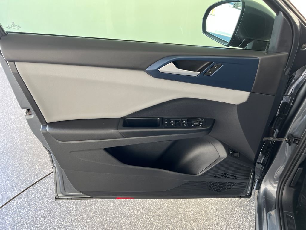 Used 2022 Volkswagen Taos SE image 12