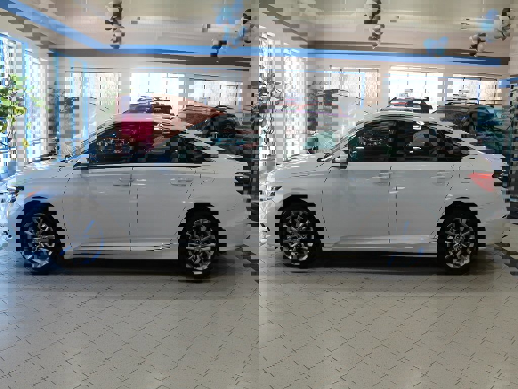 Used 2021 Honda Accord LX image 8