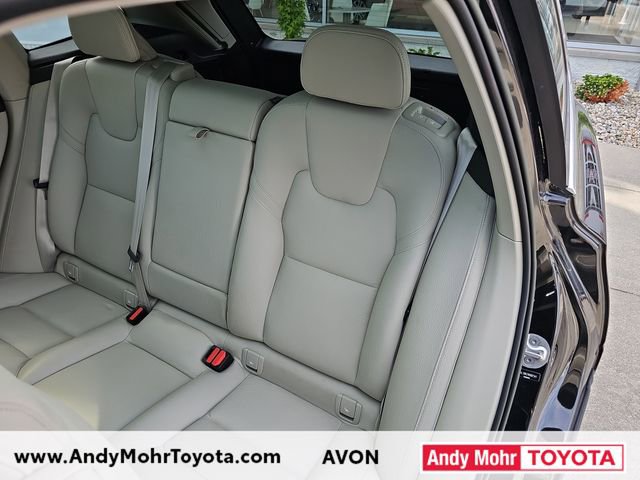 Used 2022 Volvo XC60 B5 Momentum w/ Climate Package AWD/4WD image 27